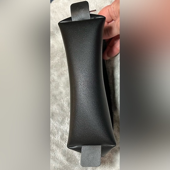 Saks Fifth Avenue Polaris Amenity Zip Makeup Toiletry Pouch exclusively UNITED - Picture 4 of 15